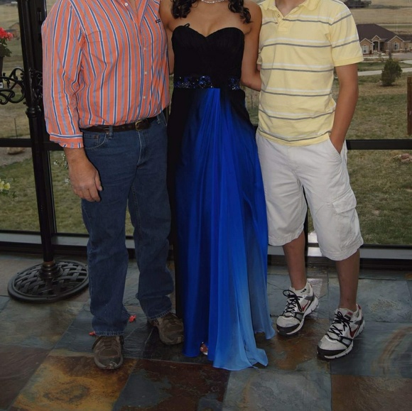 Cache Prom Dress! - Picture 4 of 7